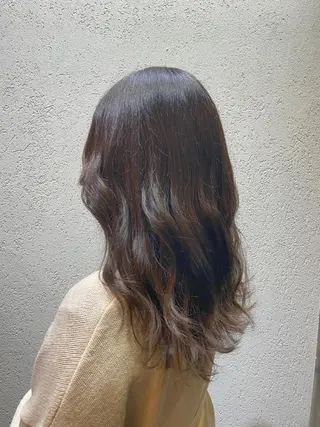 ロング カラー ノイシキ サキのヘアスタイル