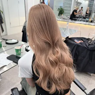 ロング カラー ミルクティーベージュ 🐱【Ryo】のヘアスタイル