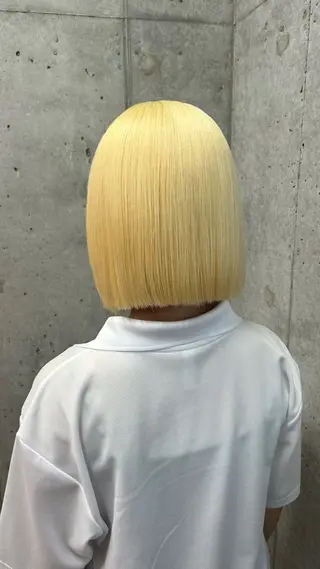 ショート hina💟 透明感カラーのヘアスタイル