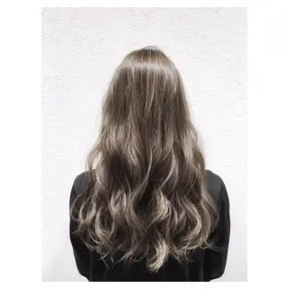 ロング カラー biscohair 髪にドラマを。のヘアスタイル