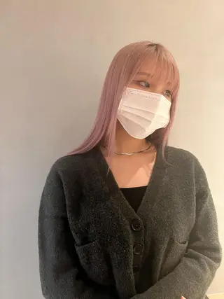 ロング カラー ミルクティーベージュ outaのヘアスタイル