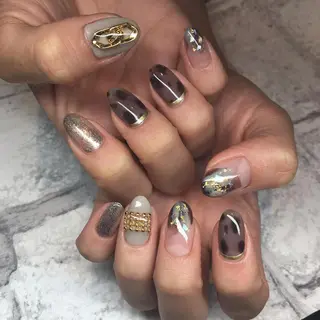 ネイル repos~ルポ~所属・里見 麗のネイルデザイン