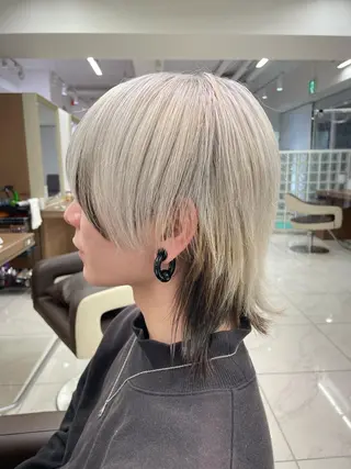 カラー 秋葉原オタク向け美容室OFF-KAi!!所属・渡部凌我 小顔ウルフ ハイトーンカラーのヘアスタイル