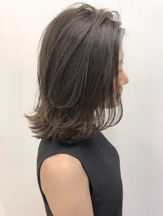 ミディアム カラー 瀬原 千夏のヘアスタイル