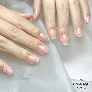 ネイル S LOUNGE NAIL所属・パーツたくさん🍓 SUMIのネイルデザイン
