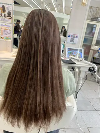 ロング 白髪ぼかしハイライト めさきすずなのヘアスタイル