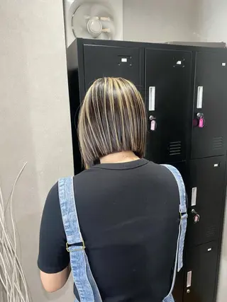 ミディアム _White所属・ＳＨＩ ＺＵのヘアスタイル