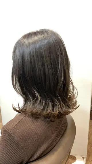 ミディアム 千葉 香奈のヘアスタイル