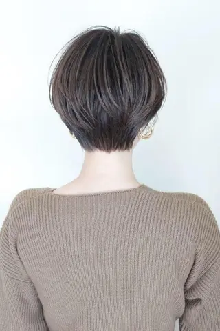 ショート 白髪ぼかしモデル募集 今村理央奈のヘアスタイル