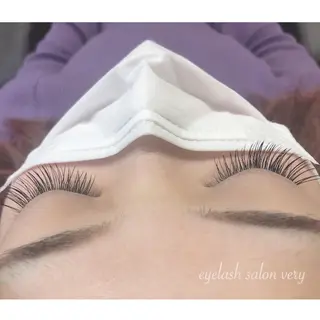 マツエク・マツパ Very (ベリー)所属・吉田 彩花の眉毛・アイブロウイメージ