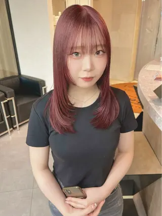 セミロング カラー ウルフとハイトーン みっちー✂️のヘアスタイル