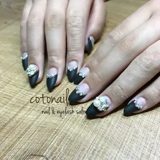 セミロング ネイル ツメトマツゲ .のネイルデザイン