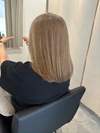 ミディアム 白髪ぼかし脱白髪染め kaminowaのヘアスタイル