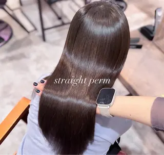 セミロング パーマ 艶カラー🫧 猿渡 響のヘアスタイル