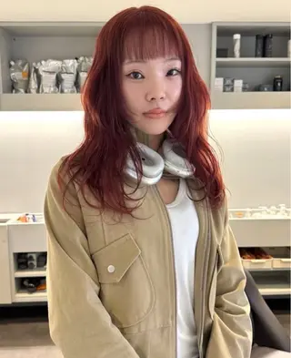 カラー rinka／暖色 ブリーチのヘアスタイル