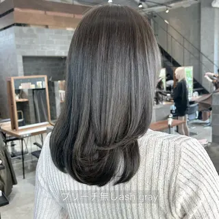 セミロング カラー 光透け髪🫧 moekaのヘアスタイル