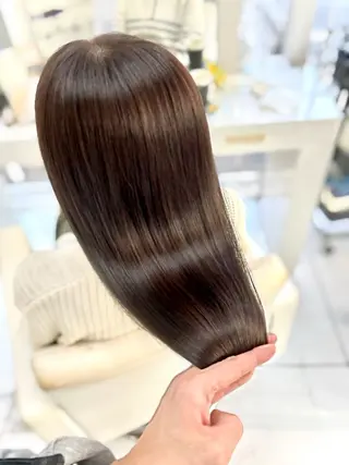 セミロング カラー 20代半ば上質なへア ケア 髪質改善 大西のヘアスタイル