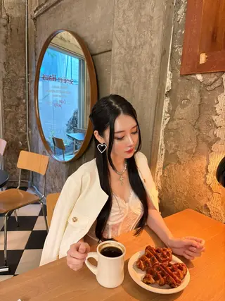 ロング etora 渋谷所属・ワンホンヘア🇨🇳 髪質改善/itaruのヘアスタイル