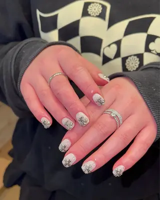 ネイル Nes.Nail所属・Miyagi Asamiのネイルデザイン