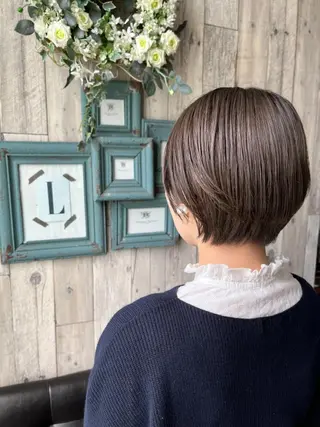 ショート カラー 庭山 理沙のヘアスタイル