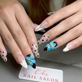 ネイル 💕鈴木ユリ パラジェル/オフ無料のネイルデザイン