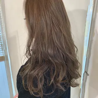 ロング カラー 加藤 綾華のヘアスタイル
