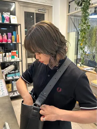 カラー moeka 表参道のヘアスタイル