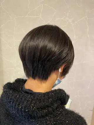 ショート 濱田輝レイヤー 韓国風 ハイトーンのヘアスタイル