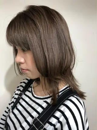 ミディアム カラー 小川 美奈のヘアスタイル
