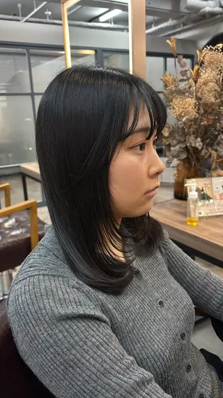 ミディアム レイヤー✂︎ぷつボブ 艶カラー🤍noaのヘアスタイル