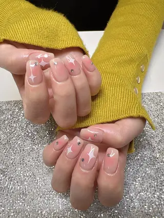 ネイル Guarendo錦糸町店所属・ガレンドウ 白澤 愛子のネイルデザイン