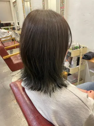 ミディアム カラー 堀田 結香のヘアスタイル