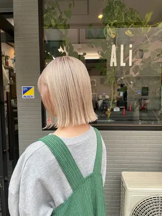 ショート カラー Riho ブリーチモデル募集中のヘアスタイル