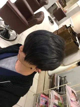 ショート カラー メンズ ブリーチカラー🌈 嘉名 真樹のヘアスタイル