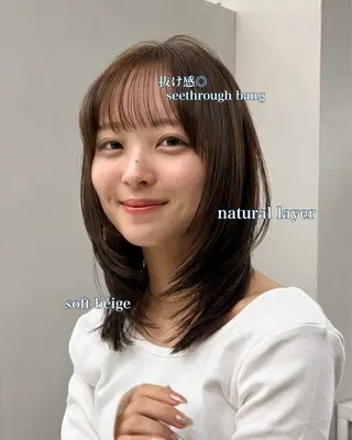 ミディアム カラー manami/ レイヤー/小顔カットのヘアスタイル