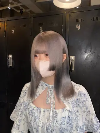 ミディアム 透明感/グレージュ/ レイヤー/ 青空のヘアスタイル