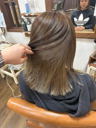 セミロング カラー chacha blanc元山のヘアスタイル
