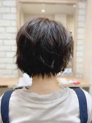 ショート カラー 清水 有実子のヘアスタイル