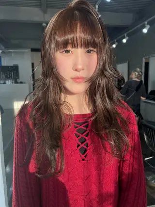 ロング eim AYUKAのヘアスタイル