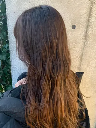 ロング カラー エクステ／インナー カラー 礒野朱里のヘアスタイル