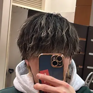 ショート カラー パーマ CONAN｜レイヤー ボブ／ハイトーンのヘアスタイル