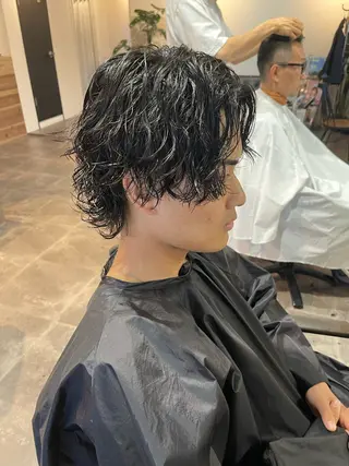 ミディアム パーマ メンズ Brush Up所属・田中 識啓のヘアスタイル