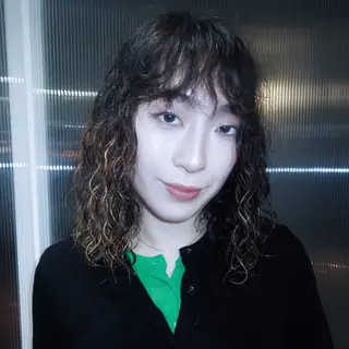 セミロング パーマ タマキ/似合わせ カット/Wカラーのヘアスタイル