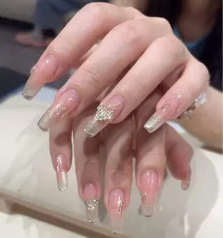 ネイル 高木 維麗絲のネイルデザイン