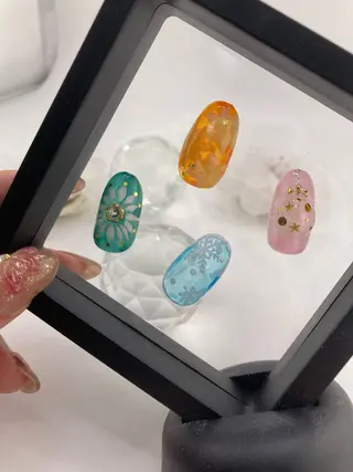 ミディアム RISA nail gleeのネイルデザイン