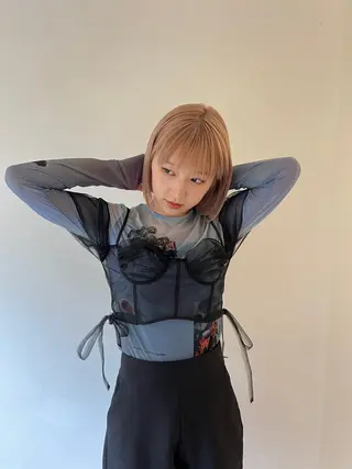 カラー hinata /ハイトーンのヘアスタイル