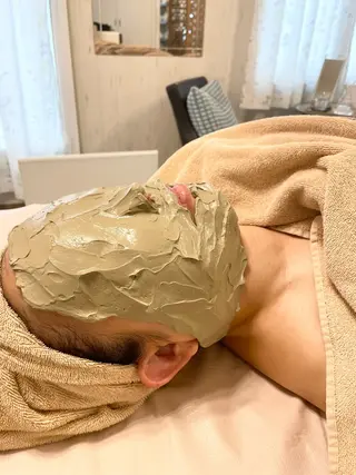 小顔・たるみケア✨ フェイシャル&ボディのエステ・リラクイメージ