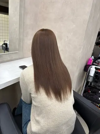 カラー ベージュ／ブラウン/ ナチュラルレイヤーのヘアスタイル