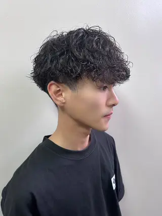 パーマ メンズ ダブルカラー/ 透明感/SHISEIのヘアスタイル