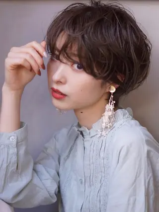 ショート hoNua. 栄/透明感カラーのヘアスタイル